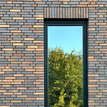 Кирпичный фасад